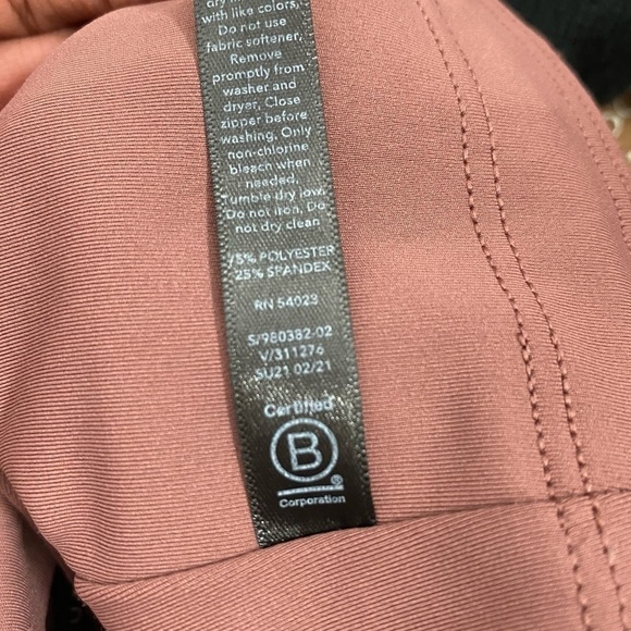 Athleta x Allyson Felix Ultimate Legend Sports Bra Short 2PC Set SZ XS - Picture 7 of 9